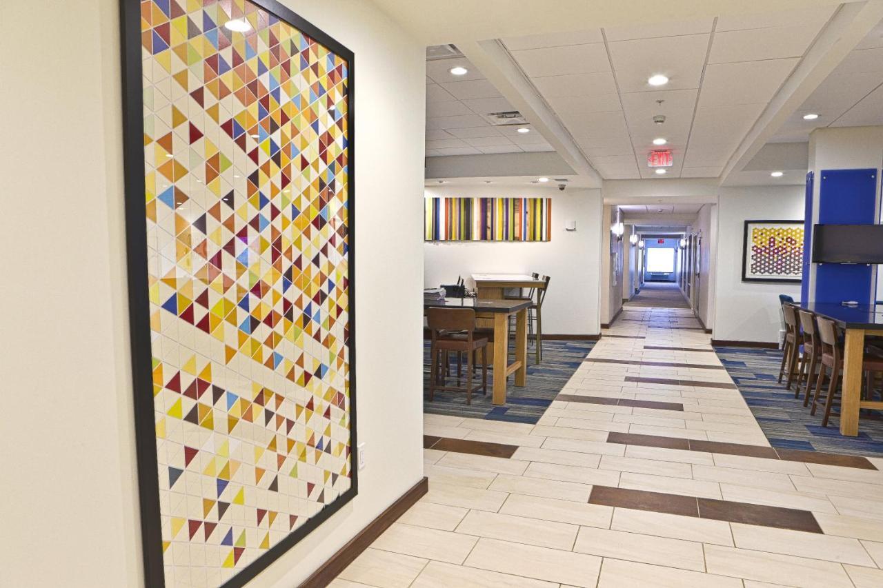 Holiday Inn Express Rochester Hills By Ihg Buitenkant foto