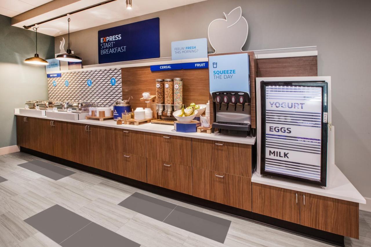 Holiday Inn Express Rochester Hills By Ihg Buitenkant foto
